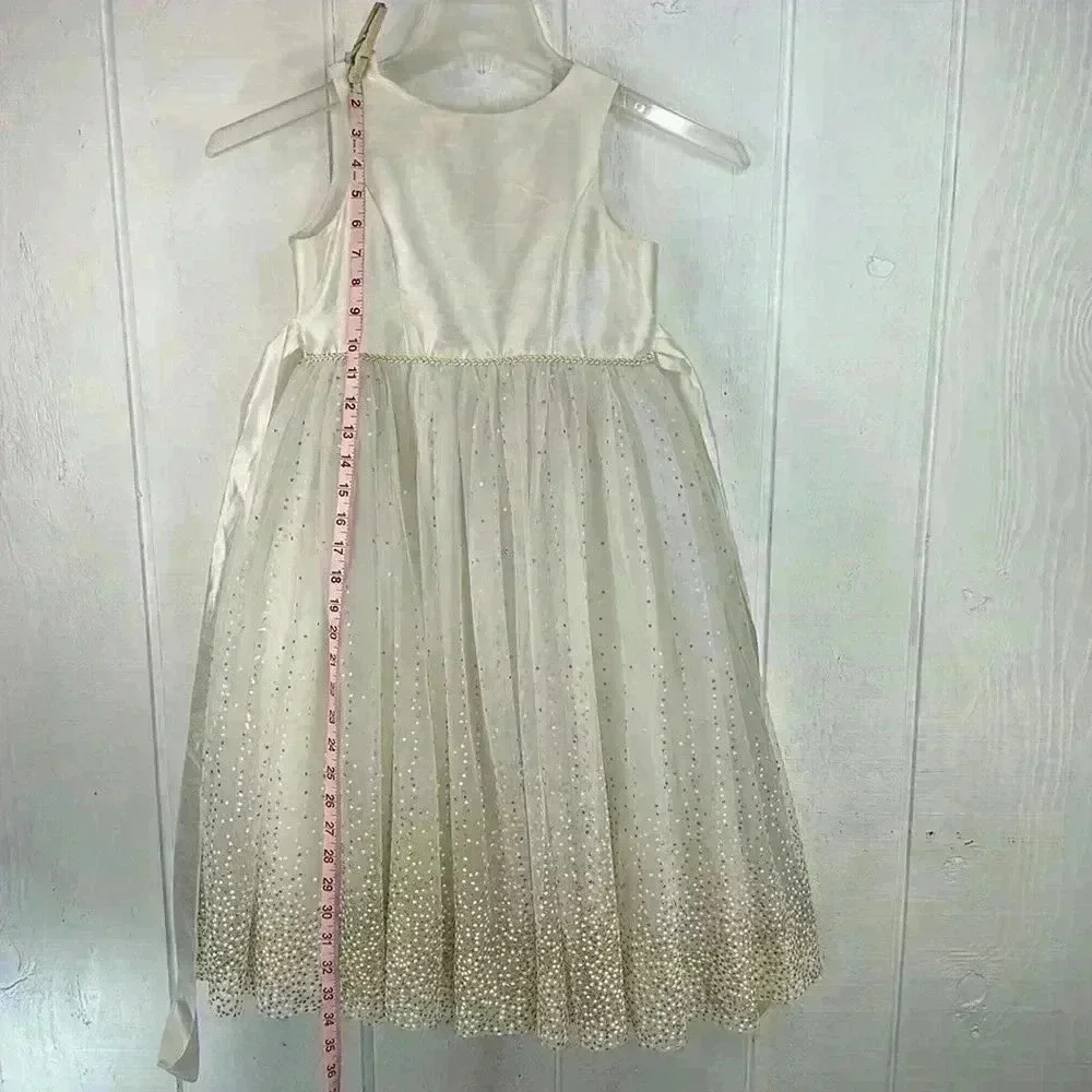 David’s Bridal Girls Size 7 Sleeveless Formal Cream button in back Dress w/Bow